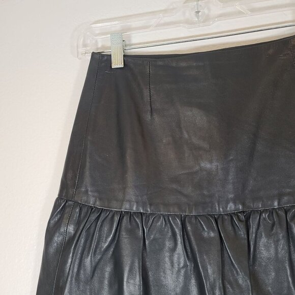 Red Valentino Lambskin Leather Black Mini Skirt Scalloped Hem‎ Eyelet Detail 38 - Picture 3 of 14
